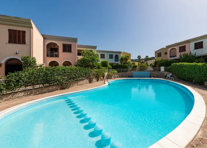 Borghi Piscina By Interhome * 维拉西米乌斯
